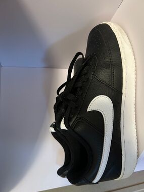 Black and White Court Vision Sneaker